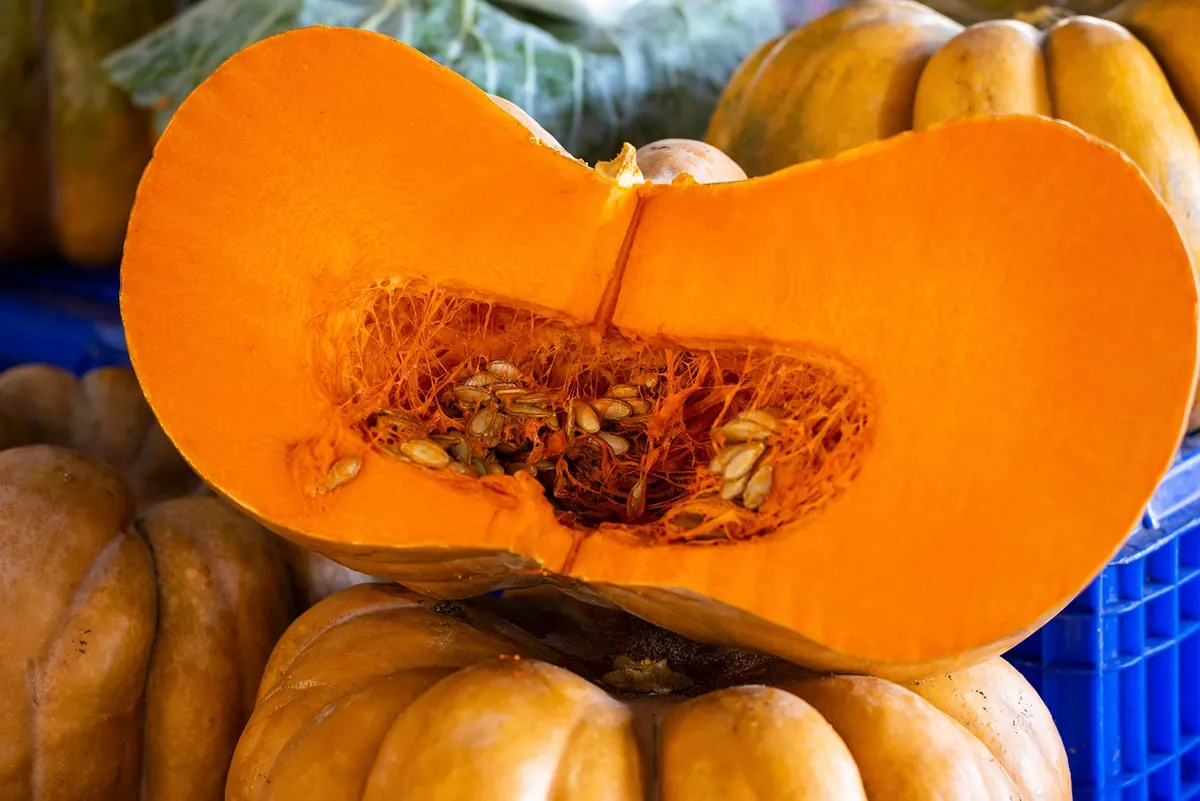 How to Shop a Local Farmers Market for a Week of Meals in Elmwood